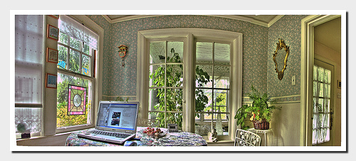 Breakfast nook as home office